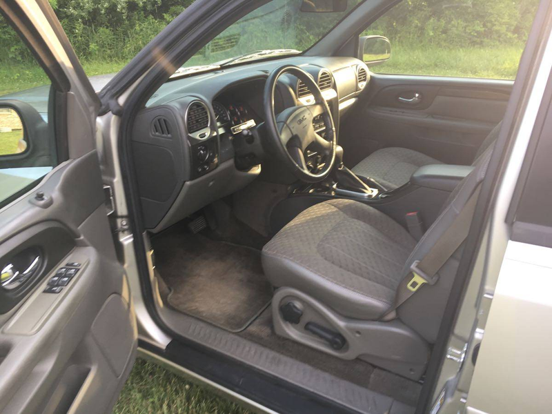 Illustration for article titled At $5,400, Could This 2004 GMC Envoy XUV Prove Transformative?